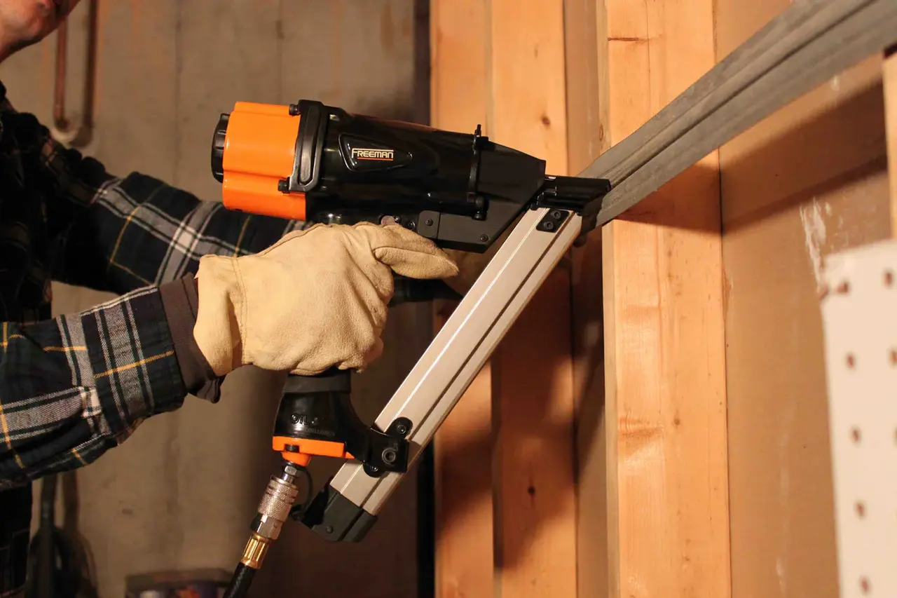 Bitlis Tilki Kuyruğu Testere Havalı Çivi & Zımba Tabancası