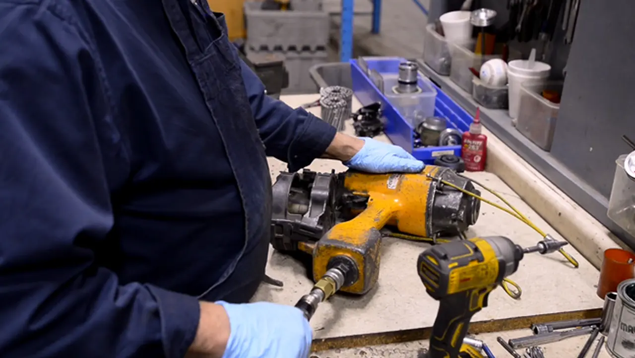 Bolu Tilki Kuyruğu Testere Havalı Çivi & Zımba Tabancası