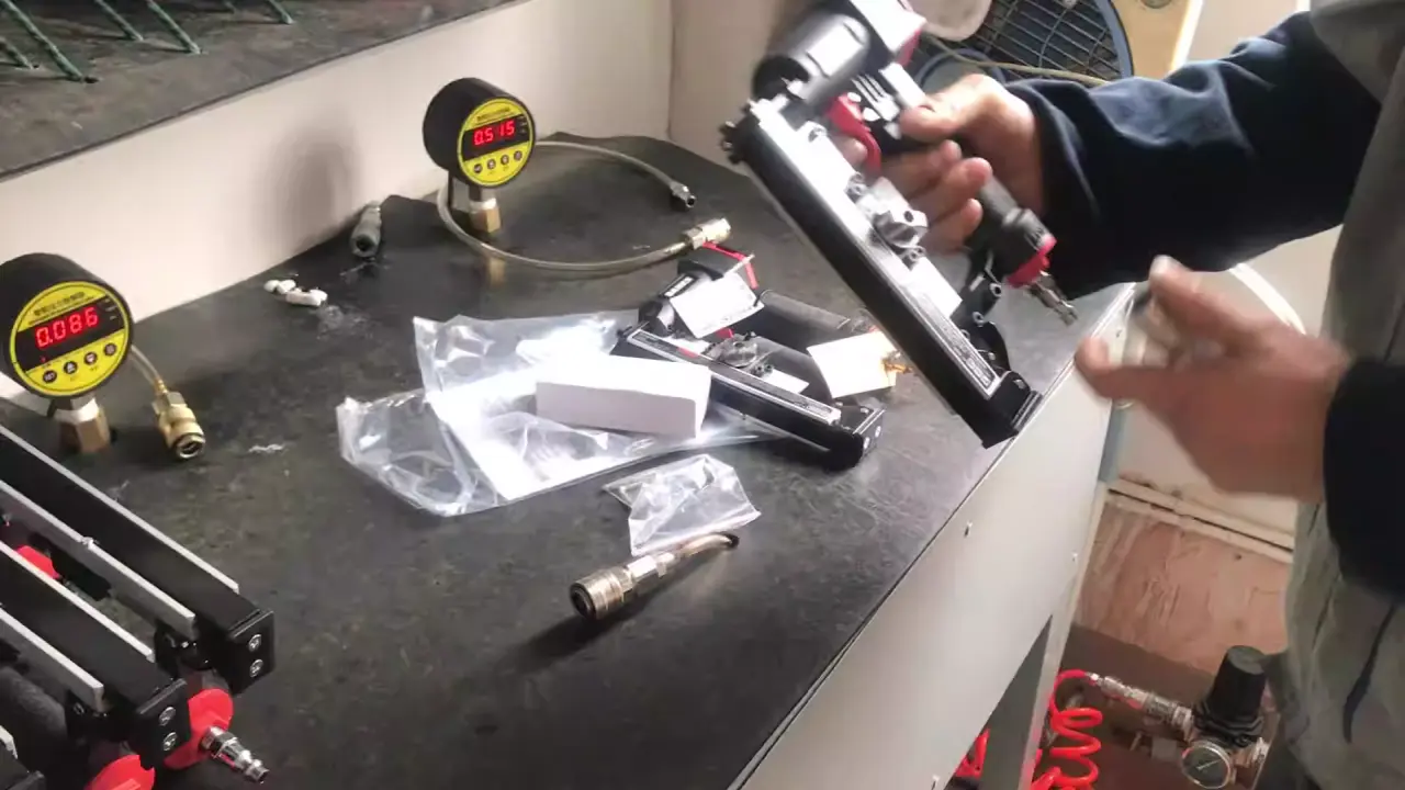 Çankırı Tilki Kuyruğu Testere Havalı Çivi & Zımba Tabancası